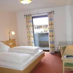 Hirzingerhof 3*