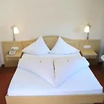 게스트하우스 Hirzingerhof 3*