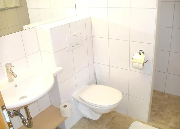 ゲストハウス Hirzingerhof 3*